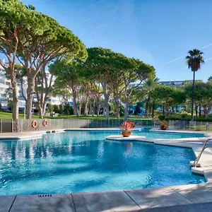 playas-del-duque-puerto-banus-golf-playa-y-compras.es-andalucia.com/